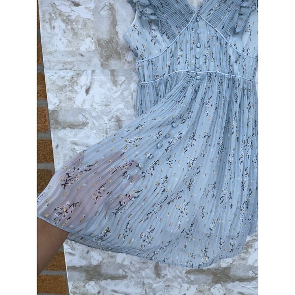 AVANTLOOK V-Neck Floral Printed Button
Front Dress size small - Picture 7 of 12